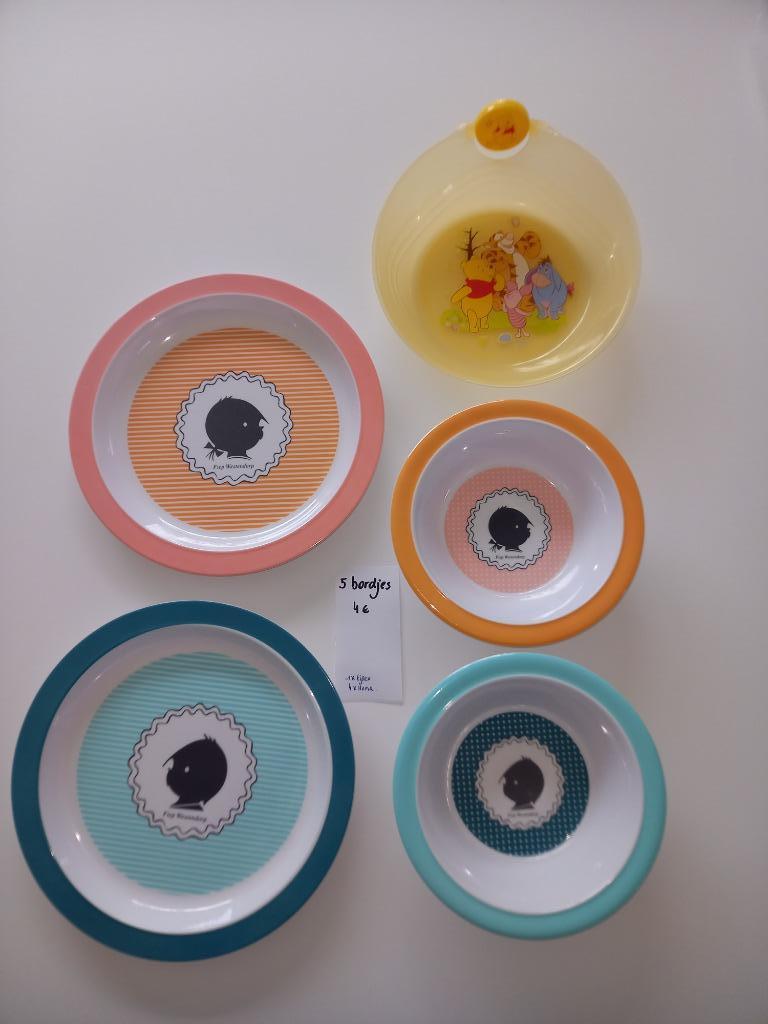 5 plastic bordjes jip&janneke - winny de pooh, Kinderen en Baby's, Babyvoeding en Toebehoren, Zo goed als nieuw, Overige typen