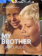 Boek gesigneerd my brother over Jean Claude van Damme, Autre, Enlèvement ou Envoi, Neuf
