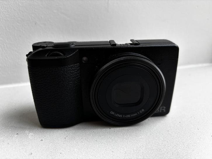 Ricoh GRIIIx in nieuwstaat met accessoires, Audio, Tv en Foto, Fotocamera's Analoog, Zo goed als nieuw, Ophalen of Verzenden