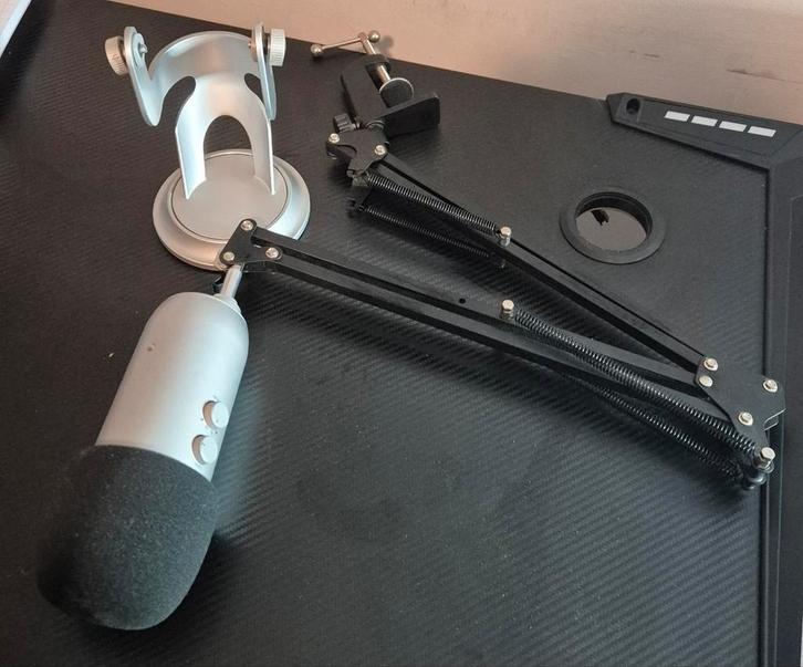 Microphone à diffusion Yeti Blue | Argent (avec éponge et ta, Musique & Instruments, Microphones, Enlèvement