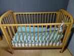 Licht houten babybedje., Ophalen, Gebruikt