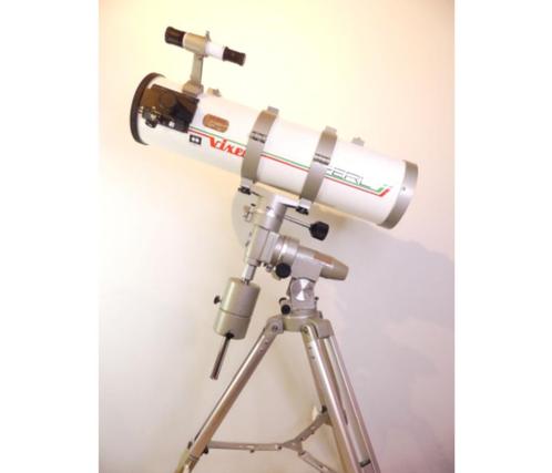 Japon, vers 1985 Télescope astronomique PERL SP-R150S, TV, Hi-fi & Vidéo, Matériel d'optique | Télescopes, Utilisé, Avec trépied