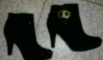 Bottillons en daim noir 39 NEUF, Kleding | Dames, Schoenen, Nieuw, Lage of Enkellaarzen, Zwart, Ophalen of Verzenden