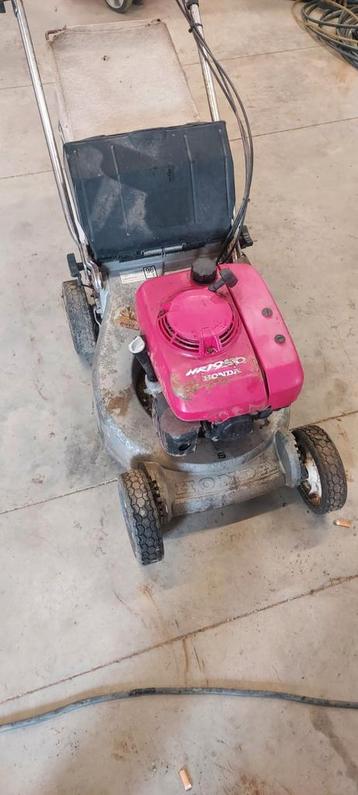 Grasmaaier honda hr1950 met werk aan disponible aux enchères