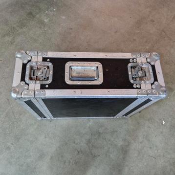 Flightcase, 4he tunnel is 46,5 diep beschikbaar voor biedingen