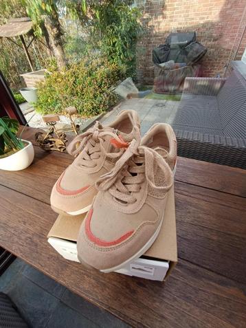 Nieuwe sneakers DAMART maat 38  beschikbaar voor biedingen