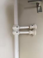 une barre blanche en bois /2 attaches et 2 fixationss, Enlèvement, Comme neuf, Blanc, 150 à 200 cm