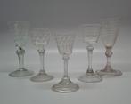 5 verschillende Luikse glaasjes circa 1720, Ophalen of Verzenden