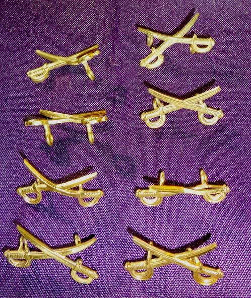 8 insignes gekruiste sabels ABL  voor uniform, Verzamelen, Militaria | Algemeen, Landmacht, Lintje, Medaille of Wings, Verzenden