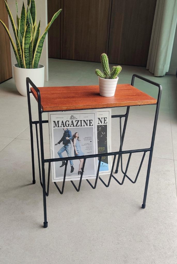 Vintage teakhouten magazinehouder / bijzettafel, Huis en Inrichting, Woonaccessoires | Krantenbakken en Lectuurbakken, Zo goed als nieuw