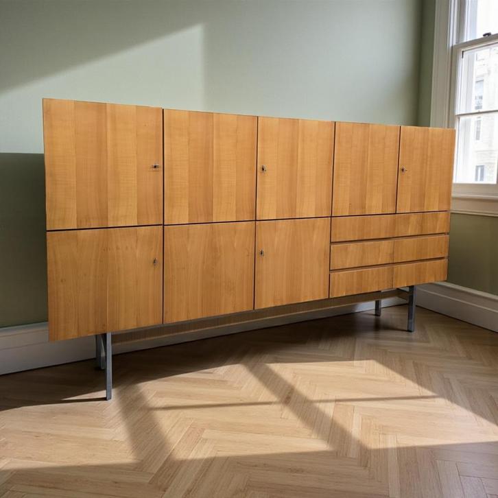 Vintage XL houten kast. / buffetkast  met chromen frame, Huis en Inrichting, Kasten | Wandmeubels, Gebruikt, Ophalen of Verzenden