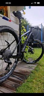 Mtb cube carbon, Fietsen en Brommers, Ophalen, Zo goed als nieuw