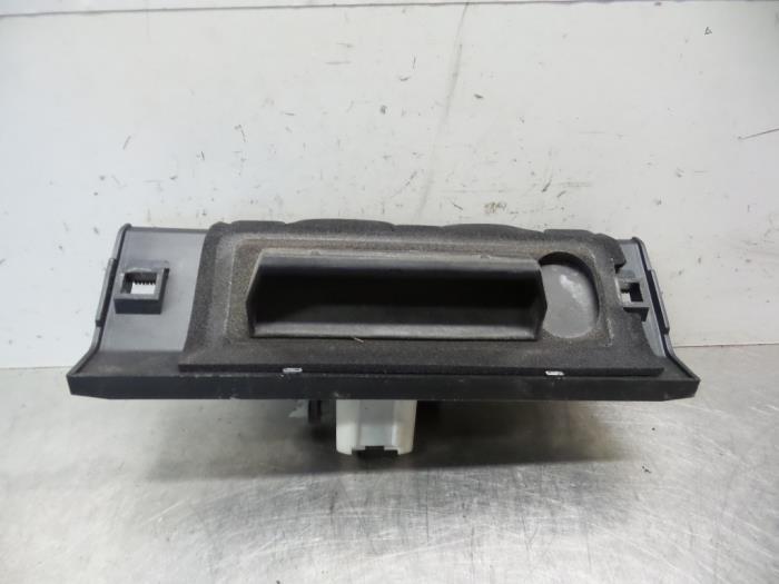 Handgreep Achterklep van een Peugeot 206, Auto-onderdelen, Carrosserie, Peugeot, Gebruikt, 3 maanden garantie, Ophalen of Verzenden