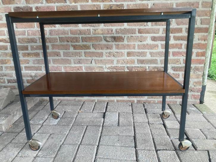 Etagère/tv-meubel op wieltjes., Huis en Inrichting, Woonaccessoires | Etagères, Gebruikt, Ophalen of Verzenden