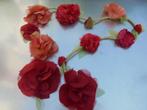 Belle guirlande de fleurs rouges faites à la main romantique, Maison & Meubles, Comme neuf, Enlèvement ou Envoi
