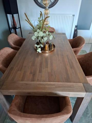 Eetkamer tafel, Enlèvement