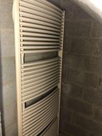 2 witte wandverwarmers voor de badkamer, Doe-het-zelf en Bouw, Verwarming en Radiatoren, Radiator