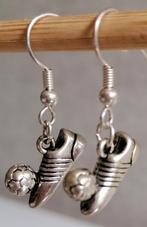 Boucles d'oreilles de football originales, Comme neuf, Enlèvement ou Envoi