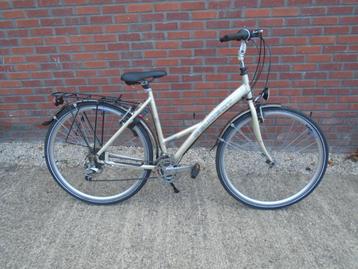 Damesfiets '' Peugeot 505 '' beschikbaar voor biedingen