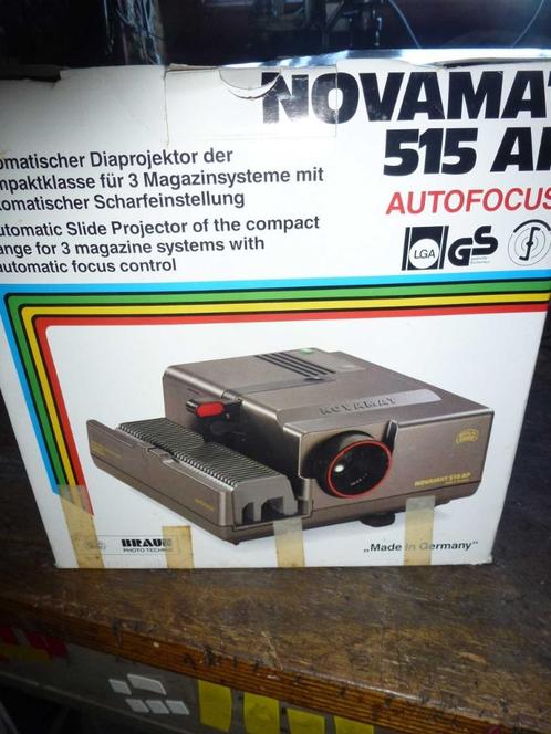 BRAUN projector voor dias type NOVAMAT 515-AF, Audio, Tv en Foto, Diaprojectoren, Zo goed als nieuw, Ophalen of Verzenden
