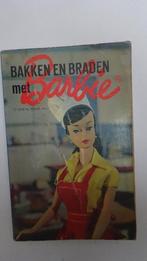 KOOKBOEK : BAKKEN EN BRADEN MET BARBIE, Boeken, Ophalen of Verzenden, Gelezen, Overige gebieden