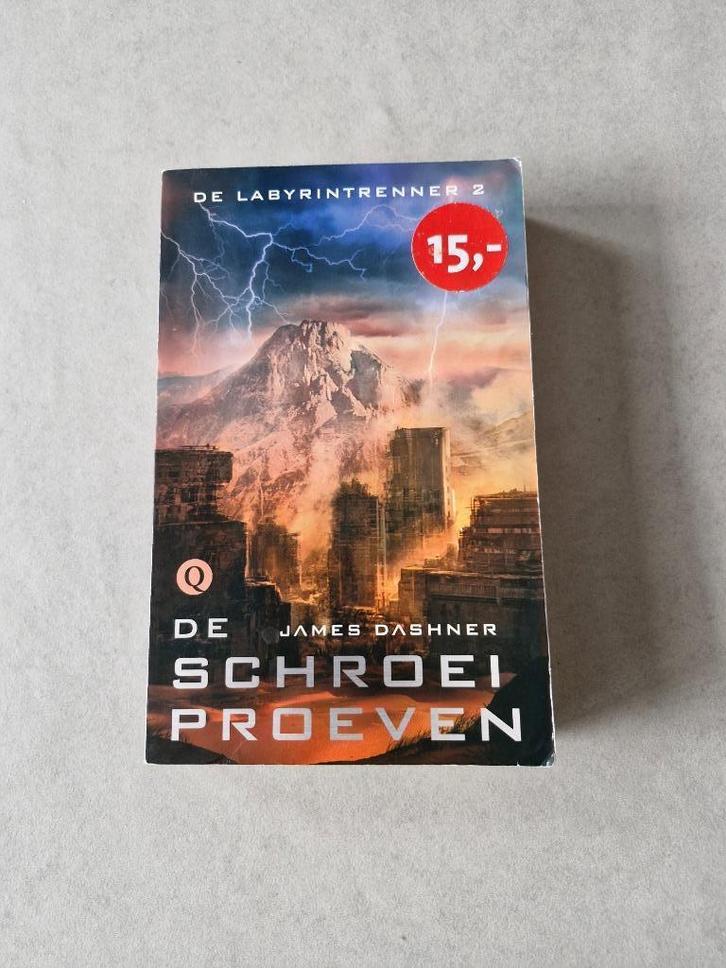 De labyrintrenner 2 - De schroeiproeven - James Dashner, Boeken, Kinderboeken | Jeugd | 13 jaar en ouder, Gelezen, Fictie, Ophalen of Verzenden