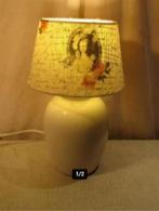 Belle Lampe de Table en Faïence avec Abat-jour Rétro - 34 cm, Maison & Meubles, Lampes | Lampes de table, Comme neuf, Tissus, Enlèvement ou Envoi