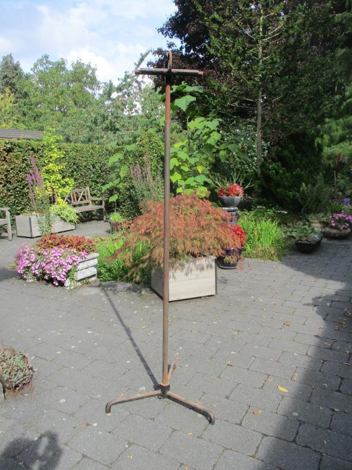 Metalen staande (land)kaart houder., Antiek en Kunst, Curiosa en Brocante, Ophalen