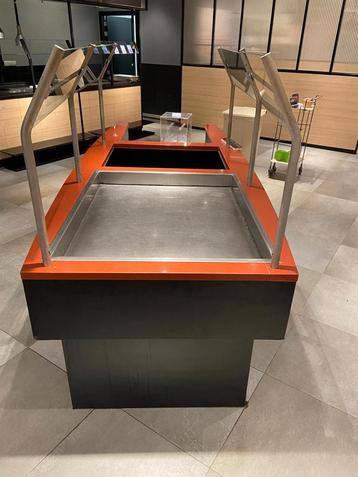 Salade/fruit/dessert bar  beschikbaar voor biedingen