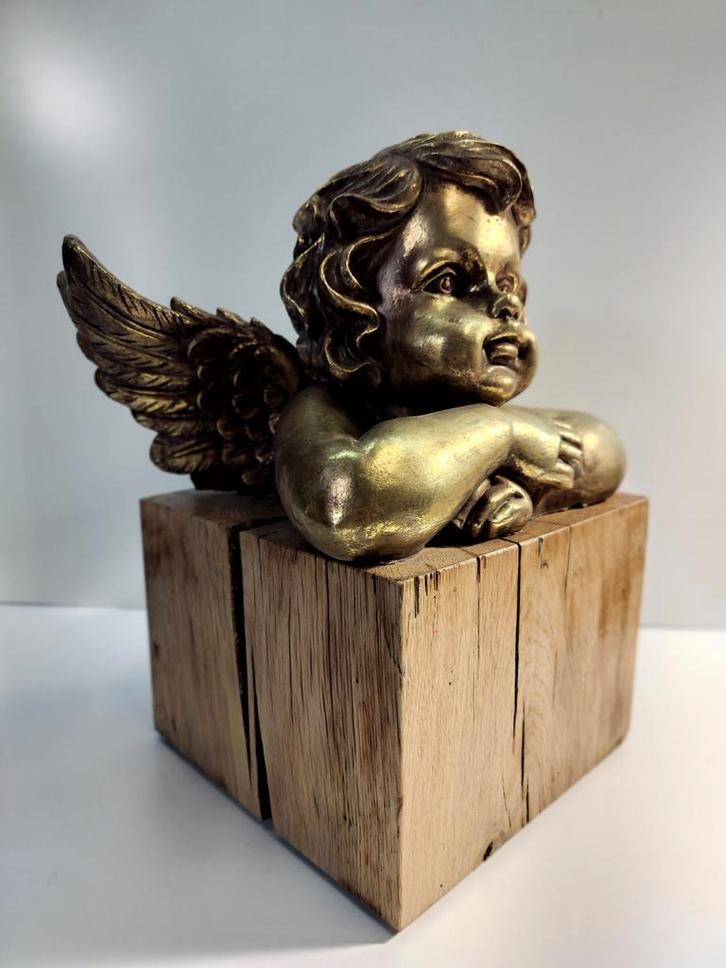 Engelbeeld op massief eiken blok, Huis en Inrichting, Woonaccessoires | Zuilen en Pilaren, Ophalen