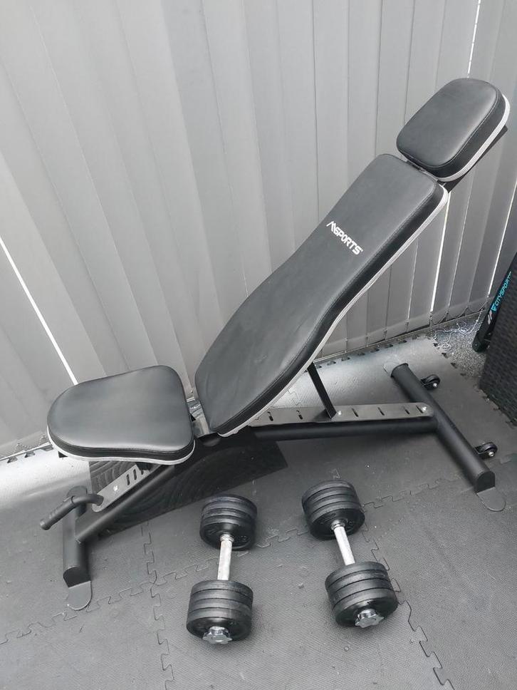 Banc de fitness avec haltères réglables, Sports & Fitness, Équipement de fitness, Comme neuf, Banc d'exercice, Bras, Jambes, Pectoraux