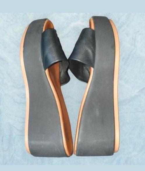 Mocassins INUOVO taille 37 🕊🕊 en excellent état, Vêtements | Femmes, Chaussures, Comme neuf, Sabots, Noir, Enlèvement ou Envoi