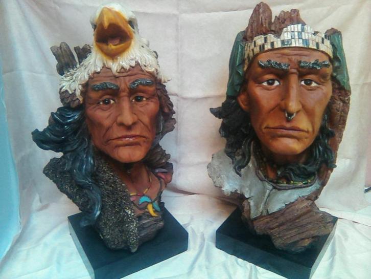 Koppel Indianen op sokkel -prachtige uitvoering- hoogte 52cm, Antiek en Kunst, Kunst | Beelden en Houtsnijwerken, Ophalen