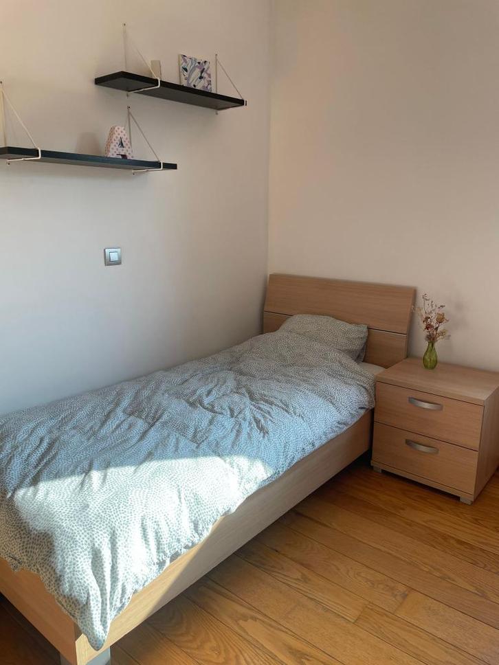 Bed nachtkastje en matras zo goed als nieuw!, Huis en Inrichting, Slaapkamer | Bedden, Zo goed als nieuw, Eenpersoons, 90 cm, 200 cm
