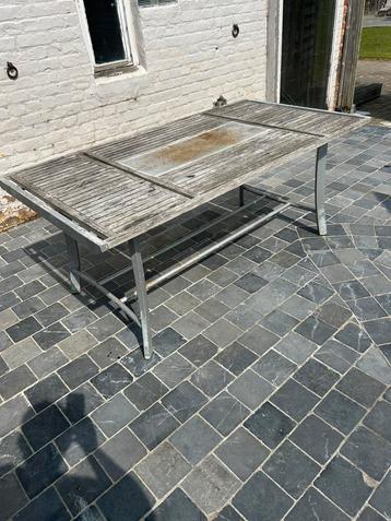 Terras tafel teak buiten beschikbaar voor biedingen