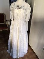 Ancienne robe mariage taille  36/38 pour decorer, Vêtements | Femmes, Vêtements de mariage & Accessoires de mariage, Enlèvement ou Envoi