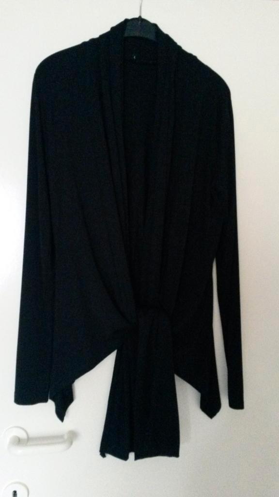 Zwarte gilets - VOLLEDIG NIEUW, Kleding | Dames, Truien en Vesten, Nieuw, Maat 42/44 (L), Zwart, Ophalen