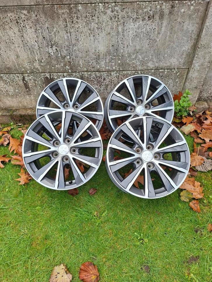 VELGEN set 16" [goed lezen  aub], Auto diversen, Wieldoppen, Zo goed als nieuw, Ophalen