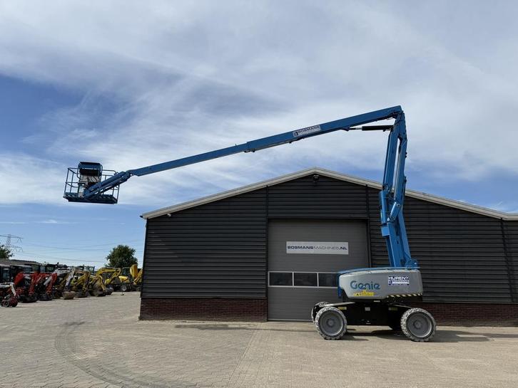 TE HUUR Genie Z60 / 37 FE HYBRID 4wd 21 M kniktelescoop hoog, Zakelijke goederen, Machines en Bouw | Liften, Steigers en Ladders