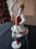Danseuse folklorique Porcelaine hongroise Hollohaza, Enlèvement