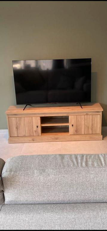 Tv meubel beschikbaar voor biedingen