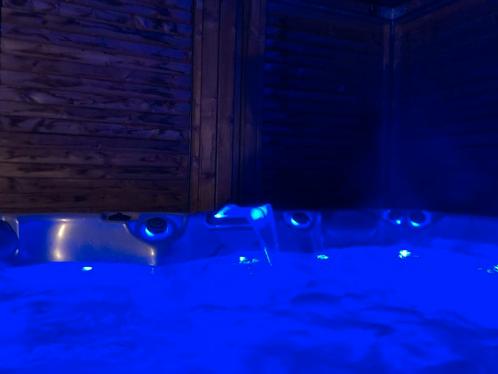 Jacuzzi gratis geleverd geplaatst, Tuin en Terras, Zwembad-toebehoren, Zo goed als nieuw, Ophalen of Verzenden