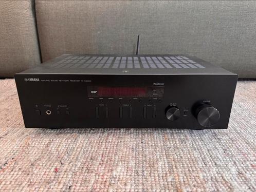 MusicCast - Versterker Yamaha R-N303-D, Audio, Tv en Foto, Versterkers en Ontvangers, Zo goed als nieuw, Yamaha, Ophalen