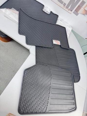 Range Land Rover P38 rubberen mattenset rubber matten SET beschikbaar voor biedingen