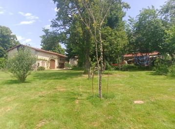 Frankrijk, Auvergne, hoeve, huis met schuur en gite op 2ha beschikbaar voor biedingen