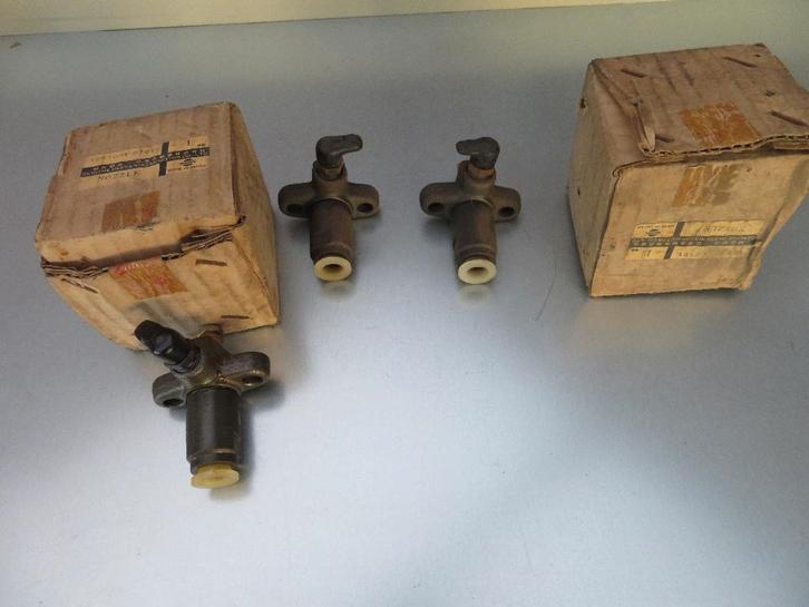 injectors nozzle Nissan bluebird Laurel ,Vanette, datsun, Autos : Pièces & Accessoires, Systèmes à carburant, Nissan, Enlèvement ou Envoi