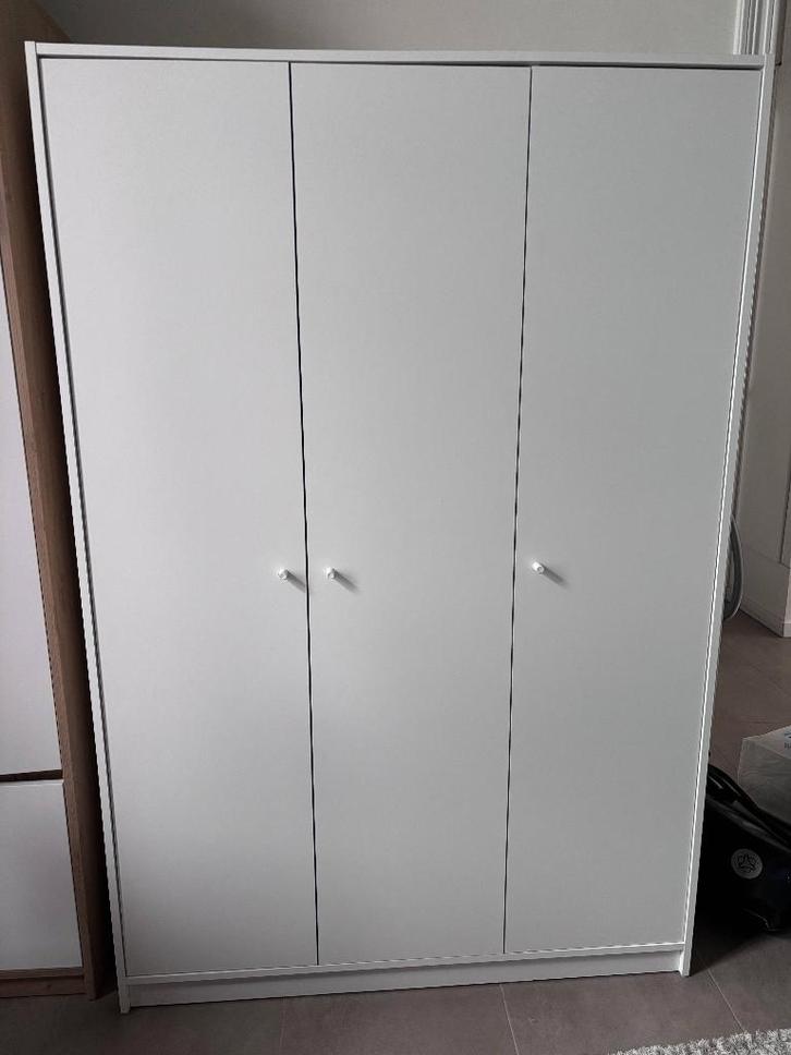 À vendre : Armoire IKEA KLEPPSTAD — 3 portes, Maison & Meubles, Armoires | Penderies & Garde-robes, Utilisé, 150 à 200 cm, 100 à 150 cm