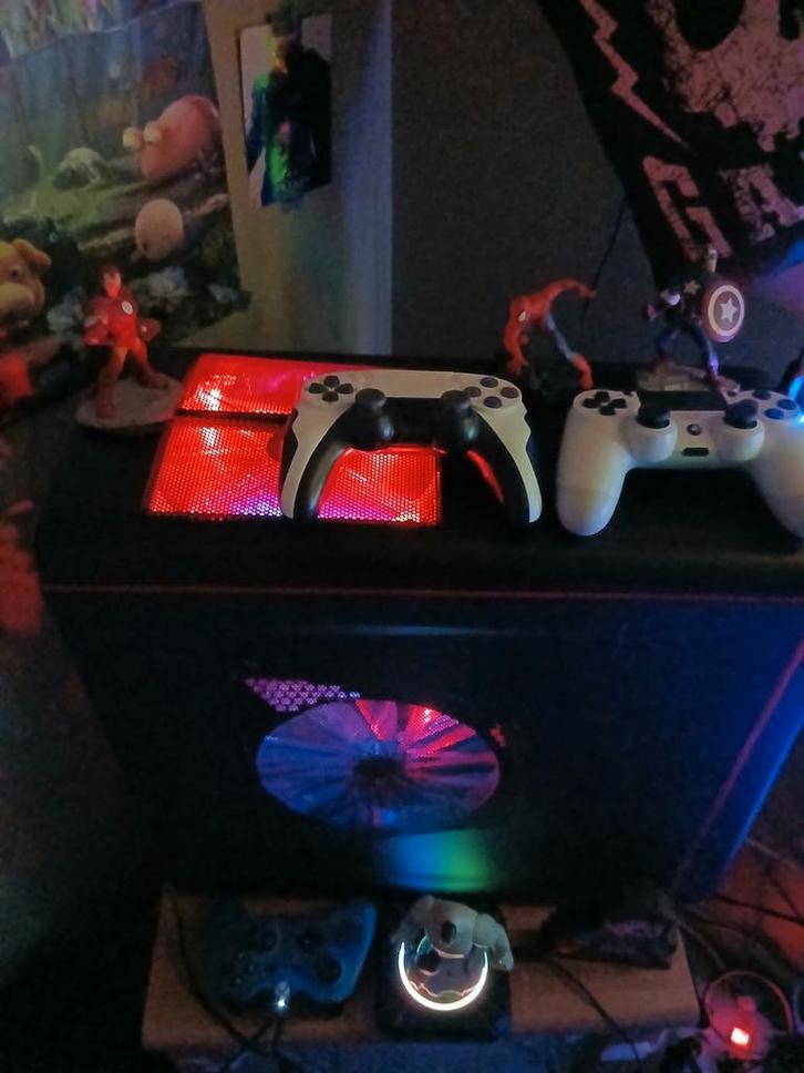 Desktop pc met werk aan, Informatique & Logiciels, Ordinateurs de bureau, Utilisé, Inconnu, HDD, 8 GB, Gaming, Enlèvement