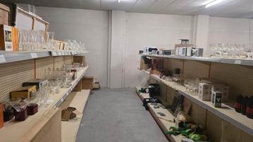 Winkelrekken dubbelzijdig beschikbaar voor biedingen