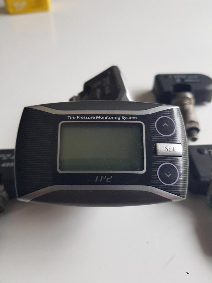 4 of 6 Bandenspanning ventielen voor Camper of bestelwagen, Autos : Divers, Accessoires de voiture, Utilisé, Enlèvement ou Envoi